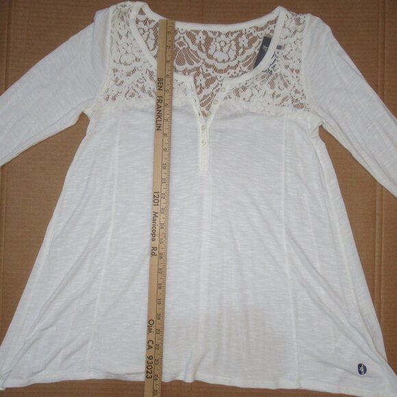 Abercrombie & Fitch Lace Detail Long Sleeve Top | Size XS - Picture 3 of 10
